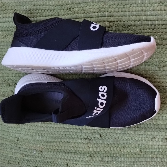 Black slip-on Adidas size 7 still lots life - Picture 5 of 5